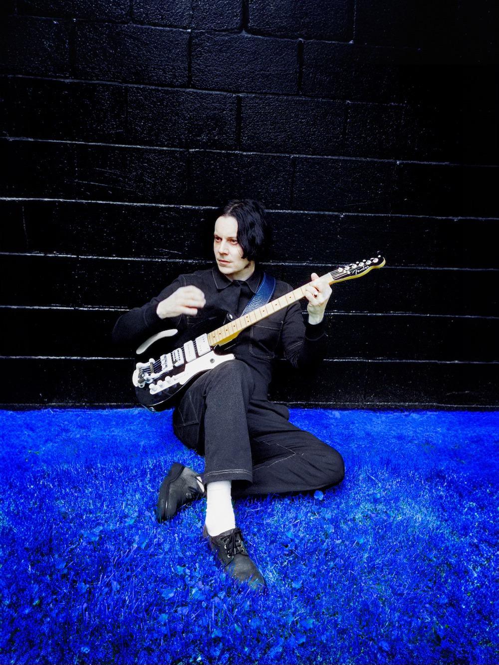 30.maijā ar ikoniskā mūziķa Džeka Vaita uzstāšanos sāksies vasaras koncertu sezona Siguldas pilsdrupu estrādē